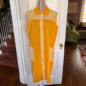 Vintage yellow smart time house dress floral cottage core granny core D317